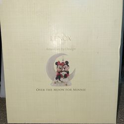 Lenox Classics Mickey And Friends Over the Moon for Minnie Sculpture Thumbnail
