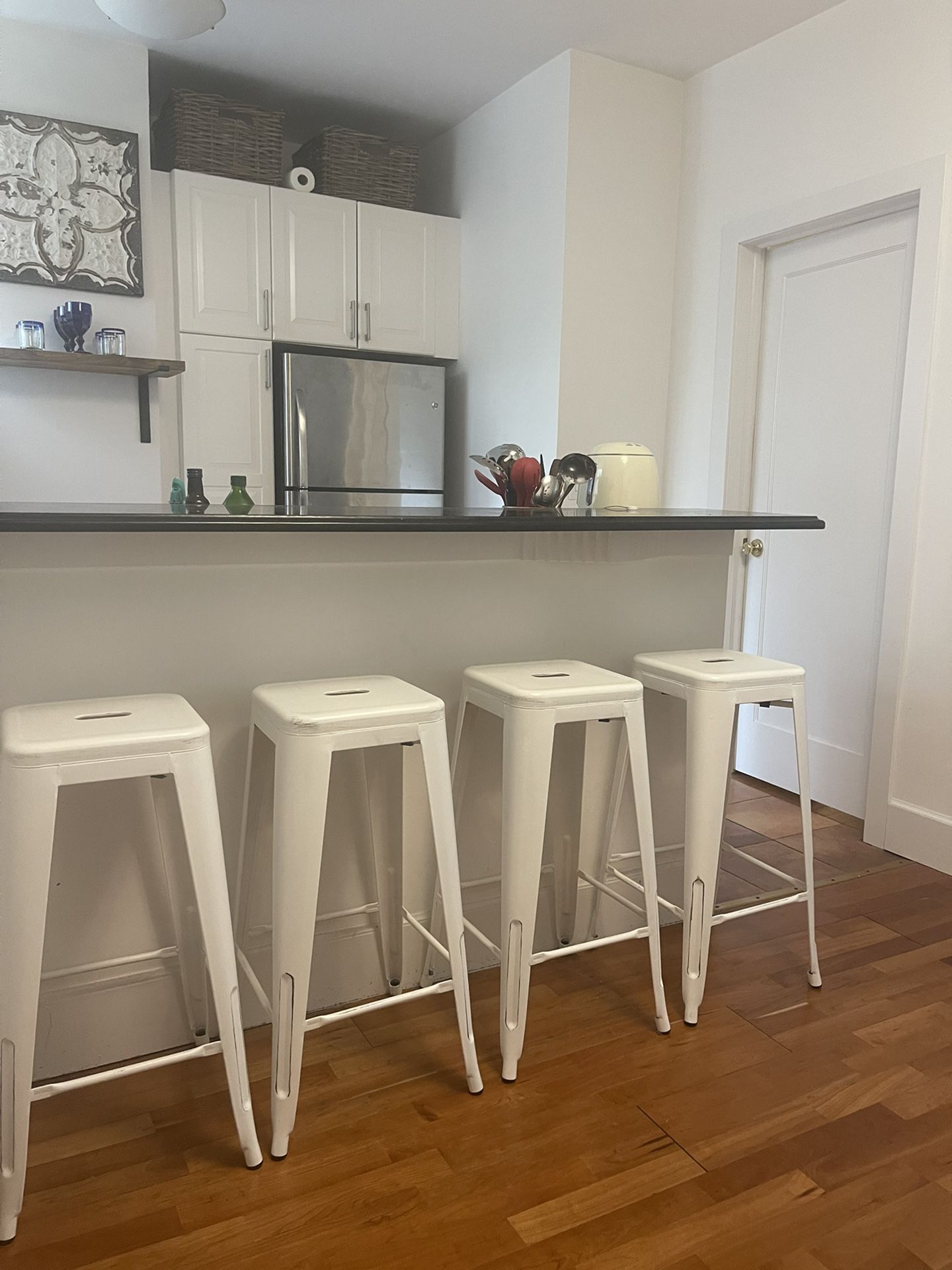 Must Go: Set Of 4 Stools For Bar/Counter