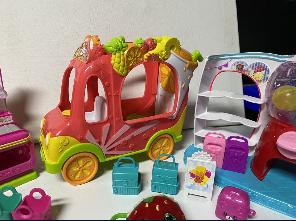 Shopkins Big Lot Of Candy Store Bakery Car Toys 