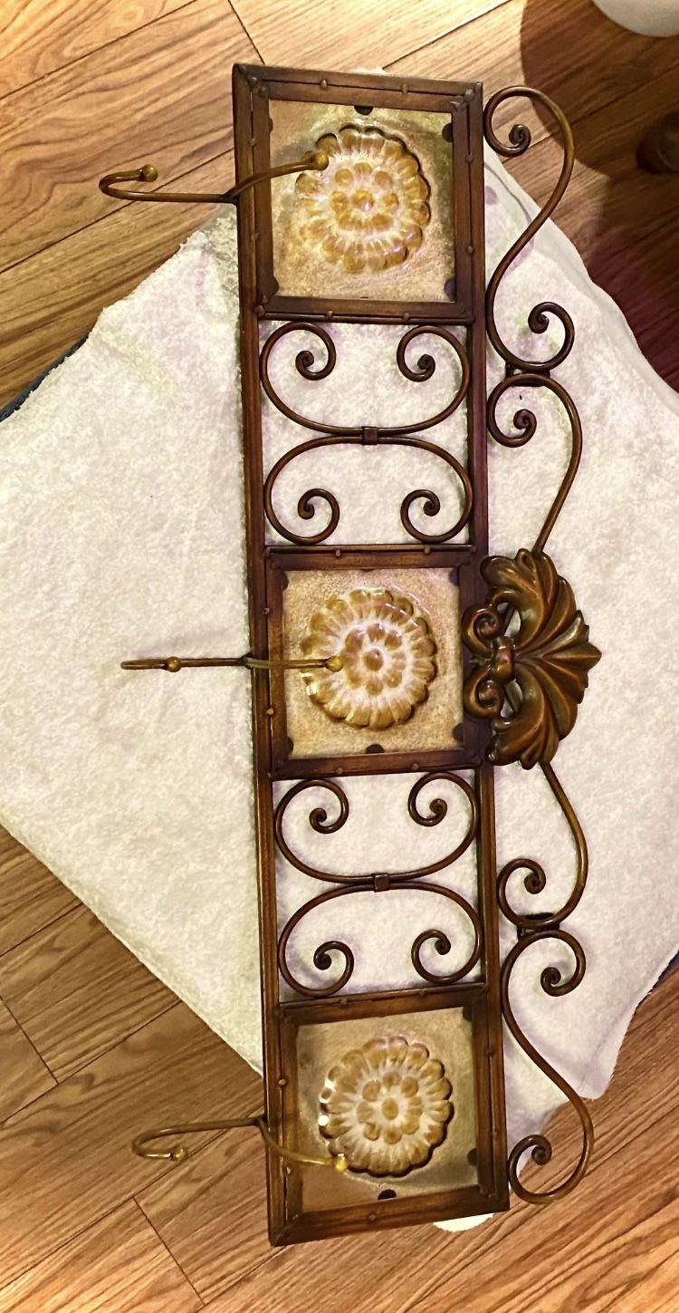 Vintage Dmokey Glass Tile And Schlptrd Metal Wall Mounted 3 Double Hook Rack