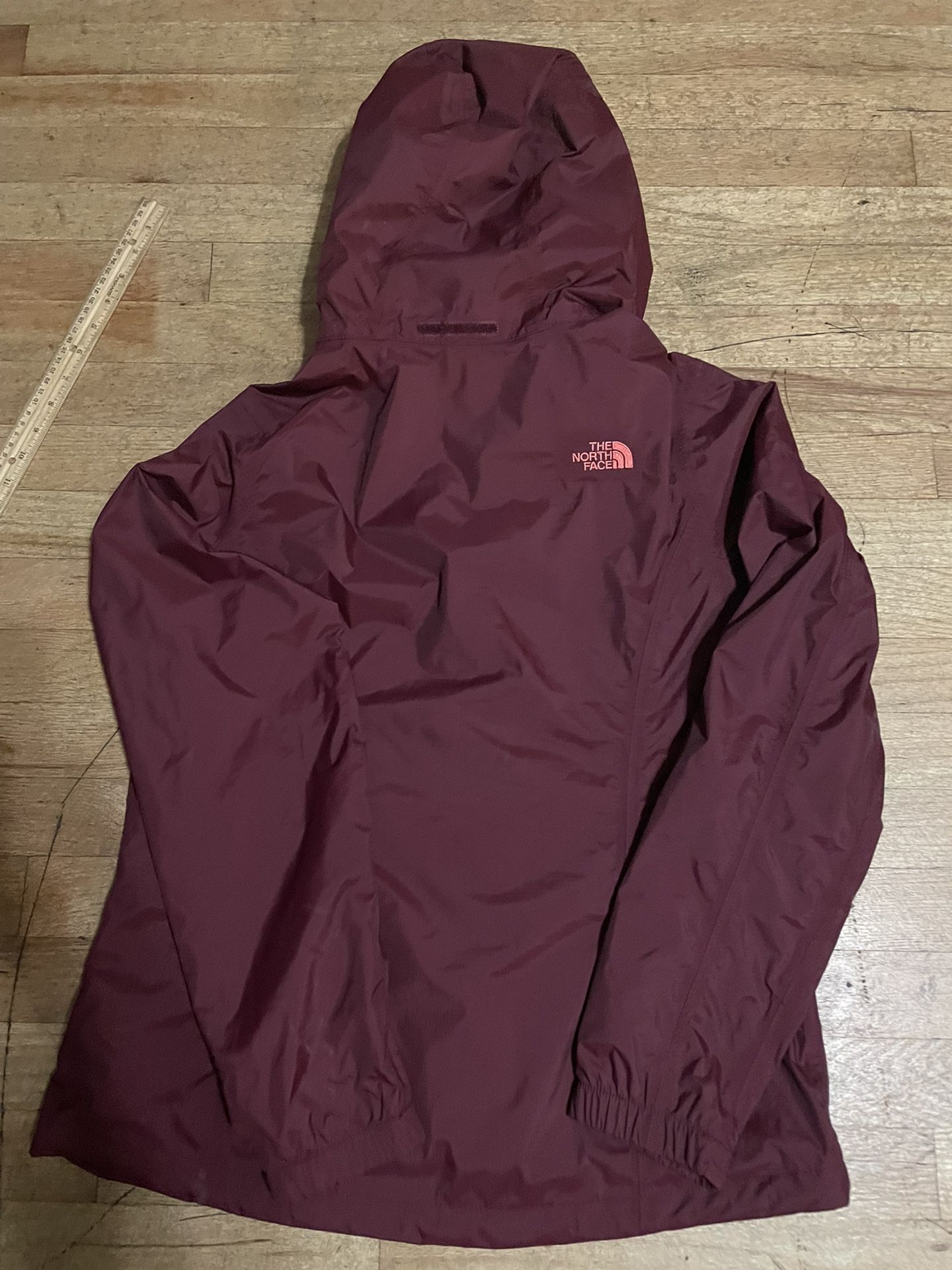 The North Face wind Breaker Jacket For Women’s 