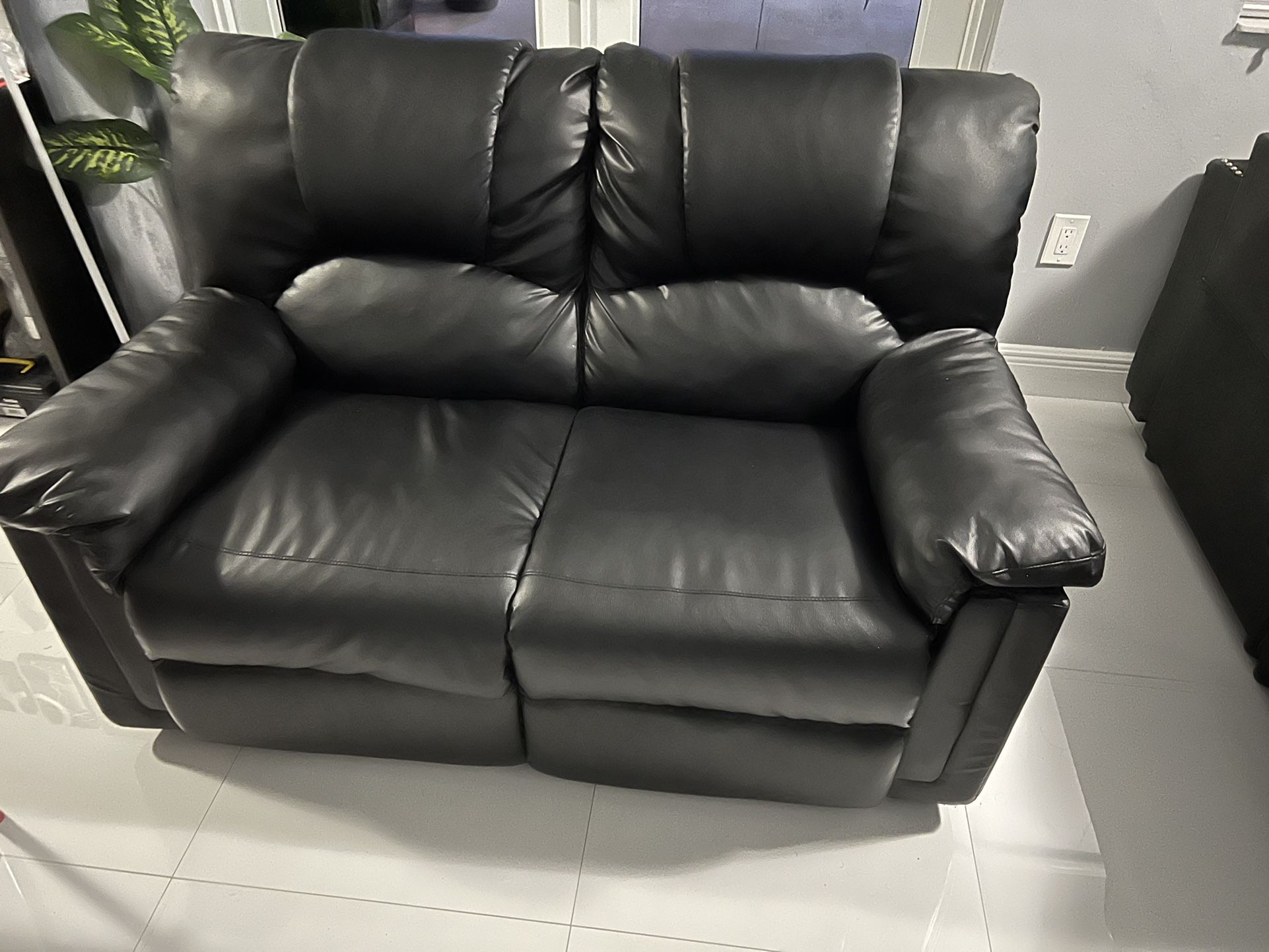 Loveseat reclinable en perfecto estado