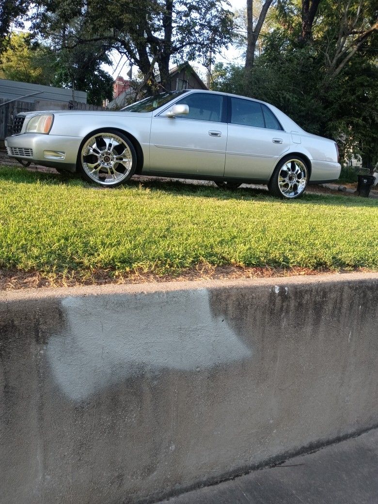 03 Cadillac Dts. 22 Inch Rims