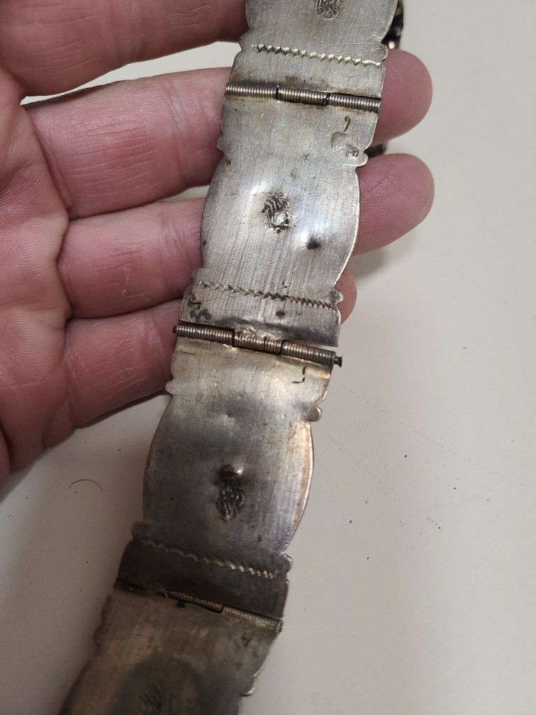 Silver Metal Belt HELP please Age ?