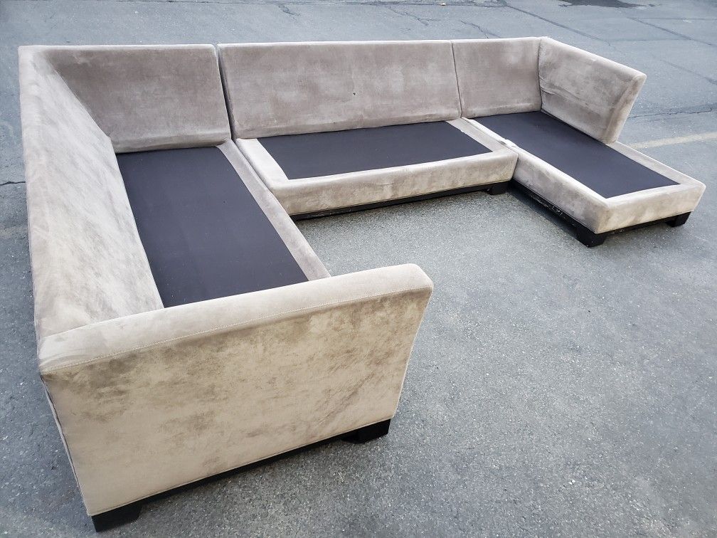 Sectional Couch With Delivery