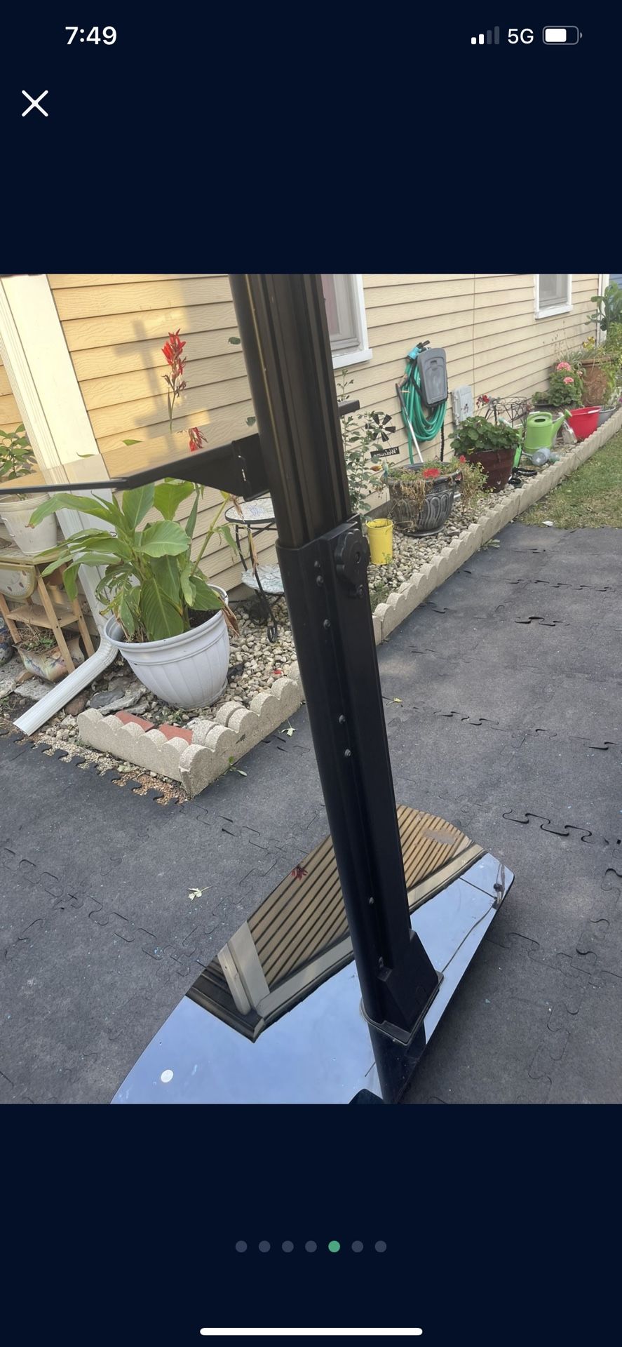Tv With Stand Has Weels To Move Could Fit Big And Small Tv Great Condition