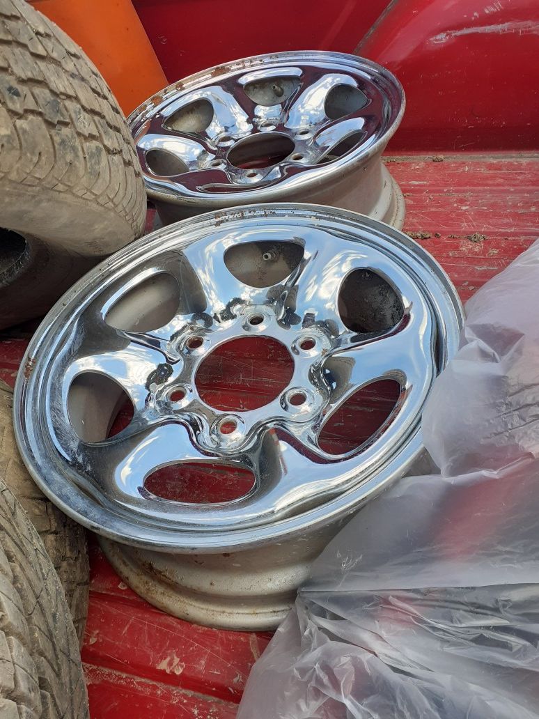 Nissan pick up or SUV rims