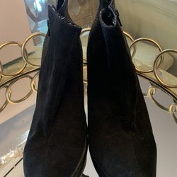 Black Snake Skin And Suede Booty Pumps Size 10  Thumbnail