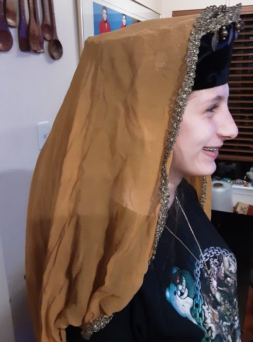 Adjustable Crown With Veil (RenFaire)(Costume)