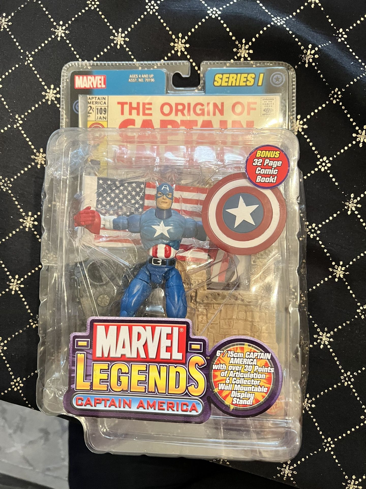 Marvel Legends Captain America Series 1 Toy biz 2002 With Origin Of Captain America Comic