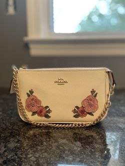 COACH Leather Purse With Flower Embroidery Thumbnail