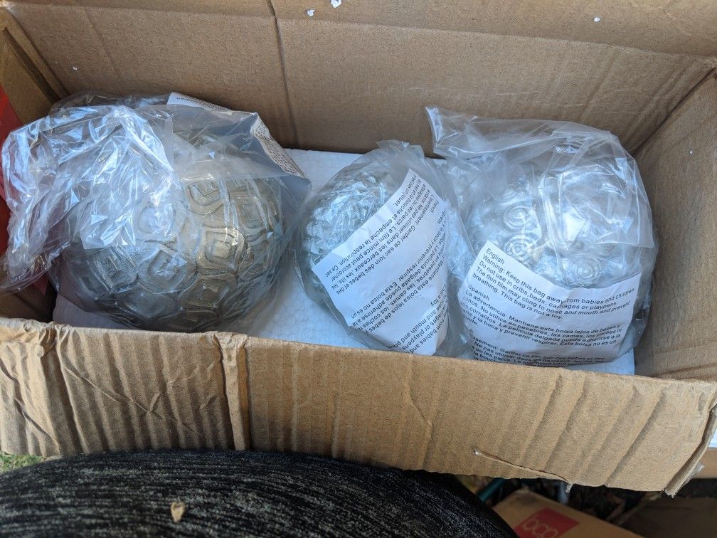 Silver Decor Balls set of 3