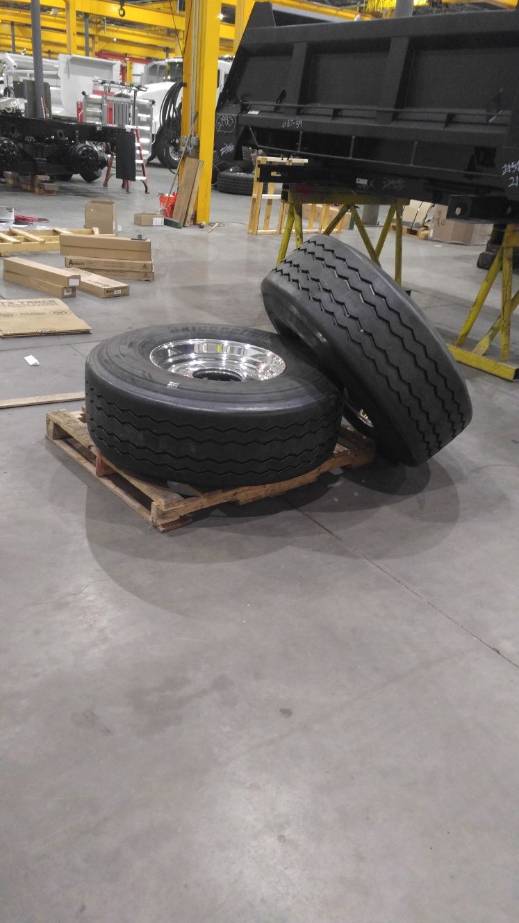 Truck, trailer tires 425/65/22,5