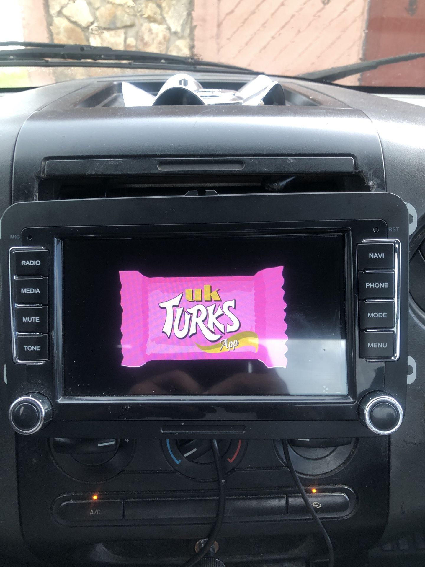 VOLKSWAGEN ANDROID TOUCH SCREEN RADIO $125