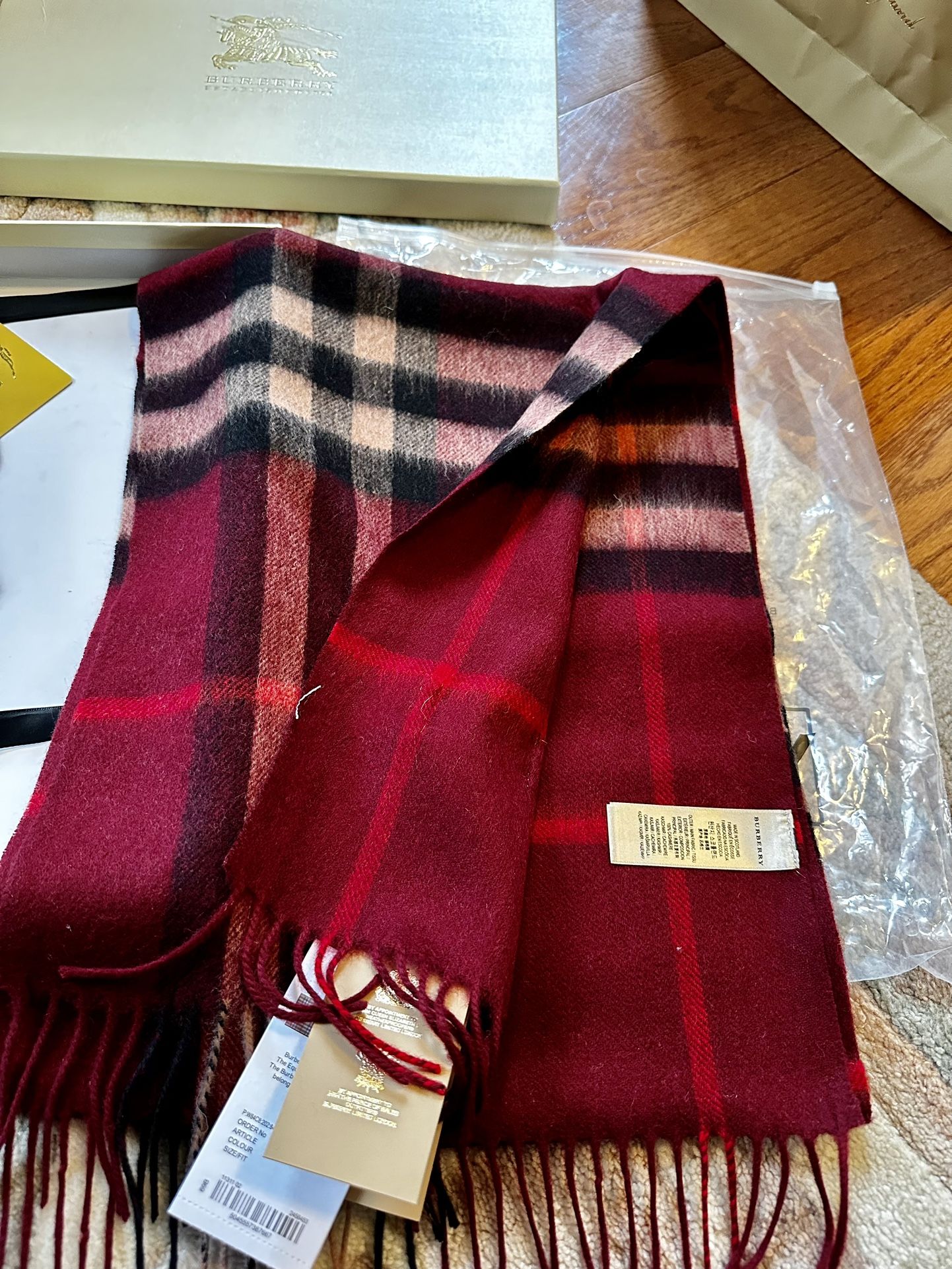 BURBERRY SCARF- 100% CASHMERE
