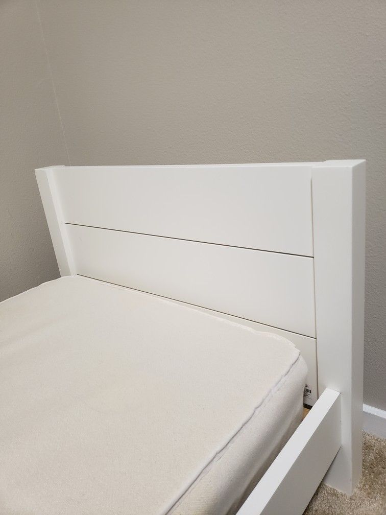 Land Of Nod Toddel Bed & Mattress