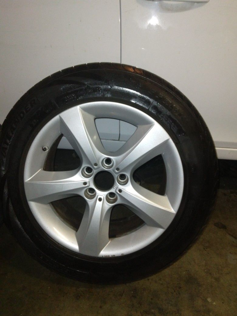 For Sale. Stocks/run flat 255/55ZR18 109w