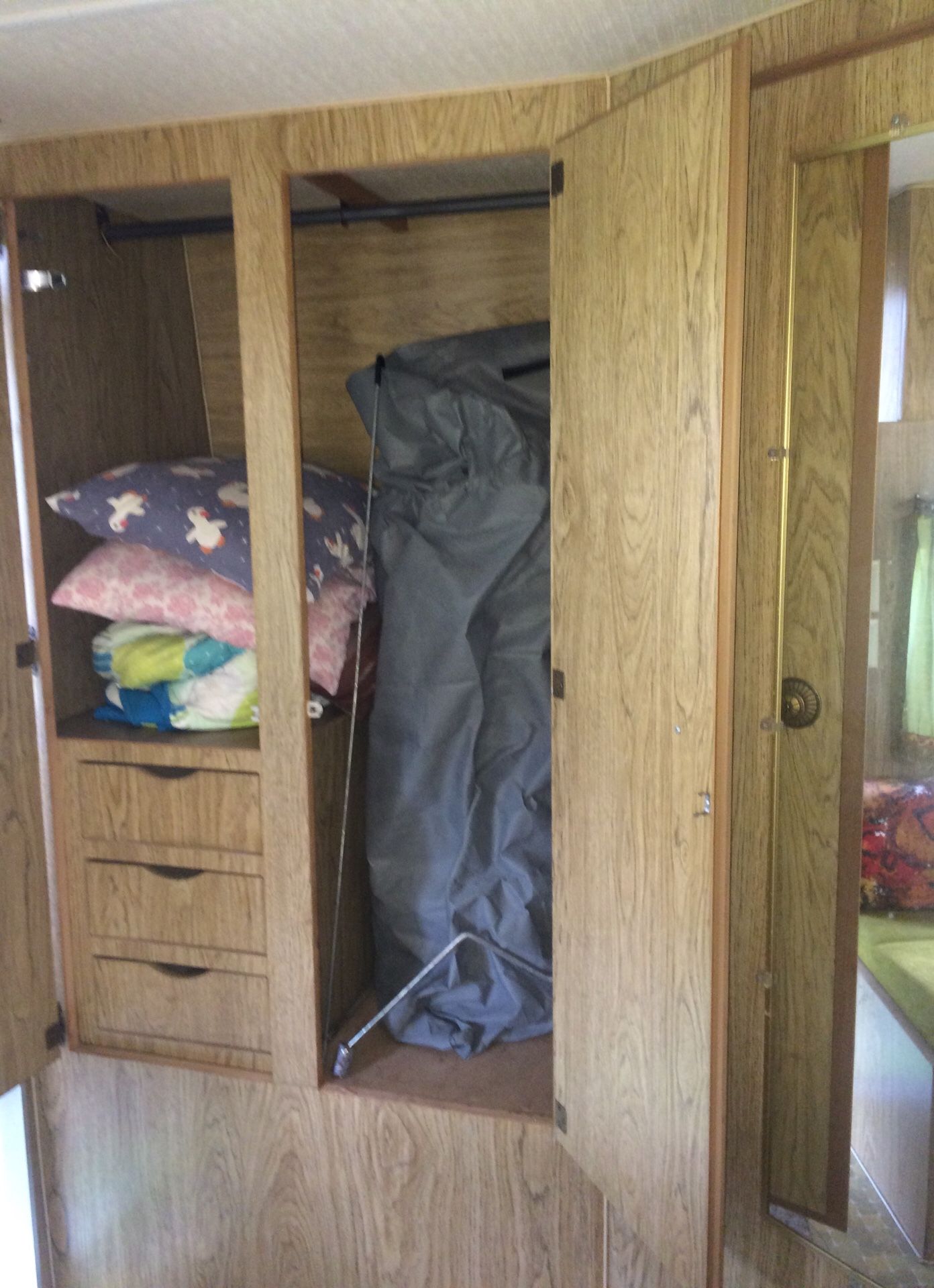 TERRY 19 ft. Trailer, Very Clean, his a awning, good tires$$2000.00 or OBO
