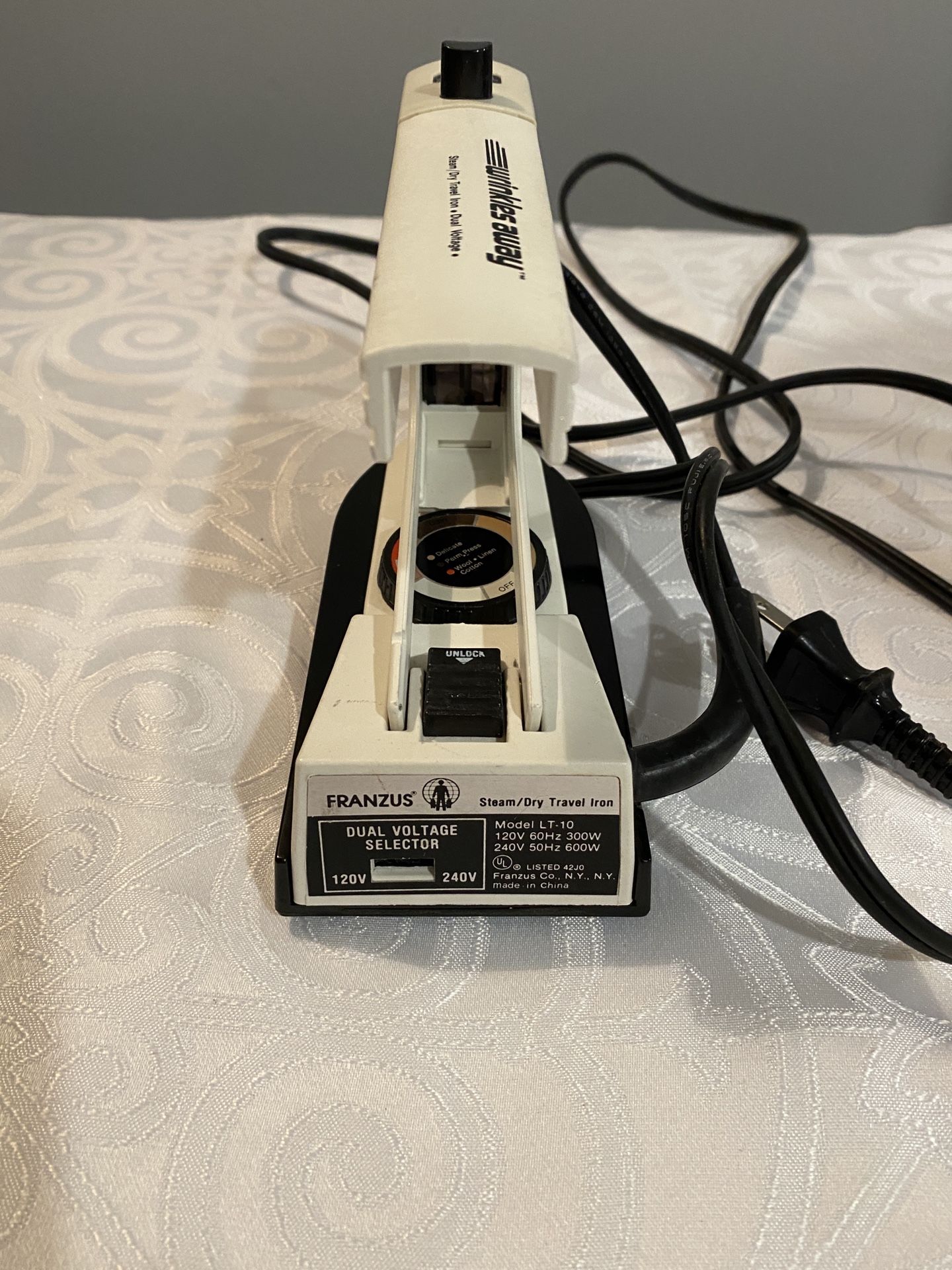 Franzus Dual Voltage Steam Dry Travel Iron