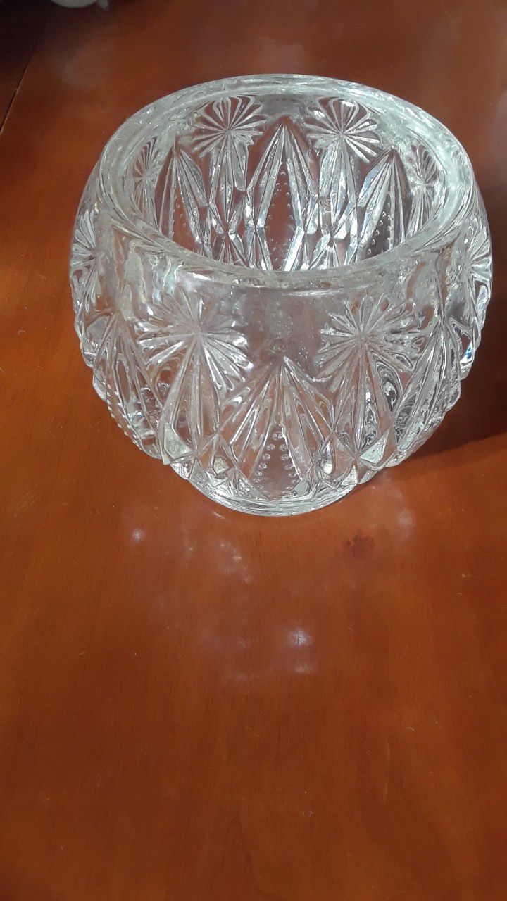 Avon Brand Crystal Bowl, 4 Inches Tall