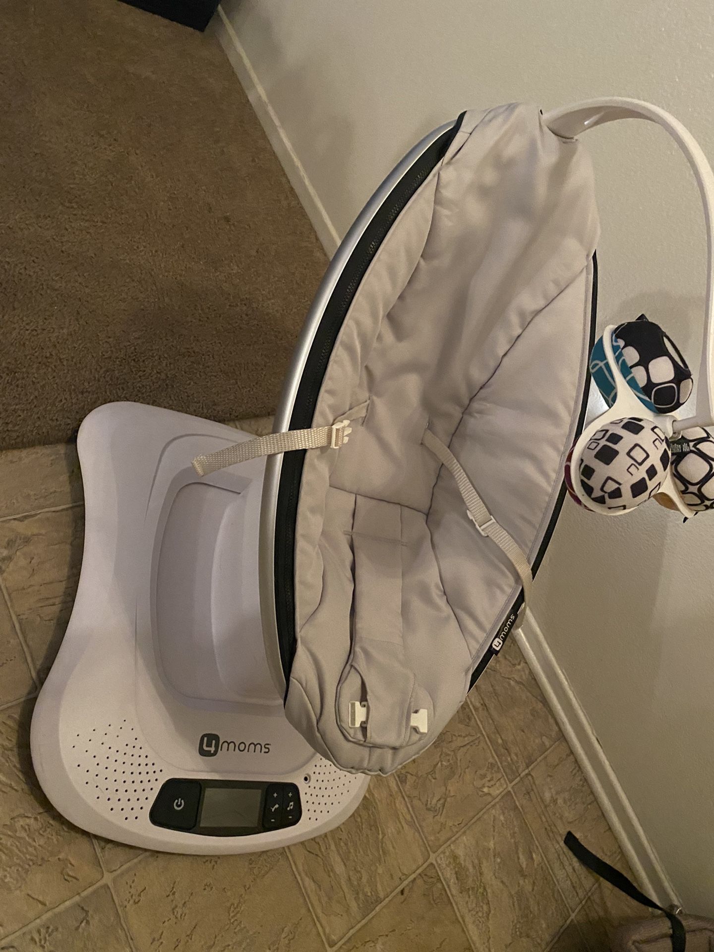 4mom MAMAROO Multi Motion Swing