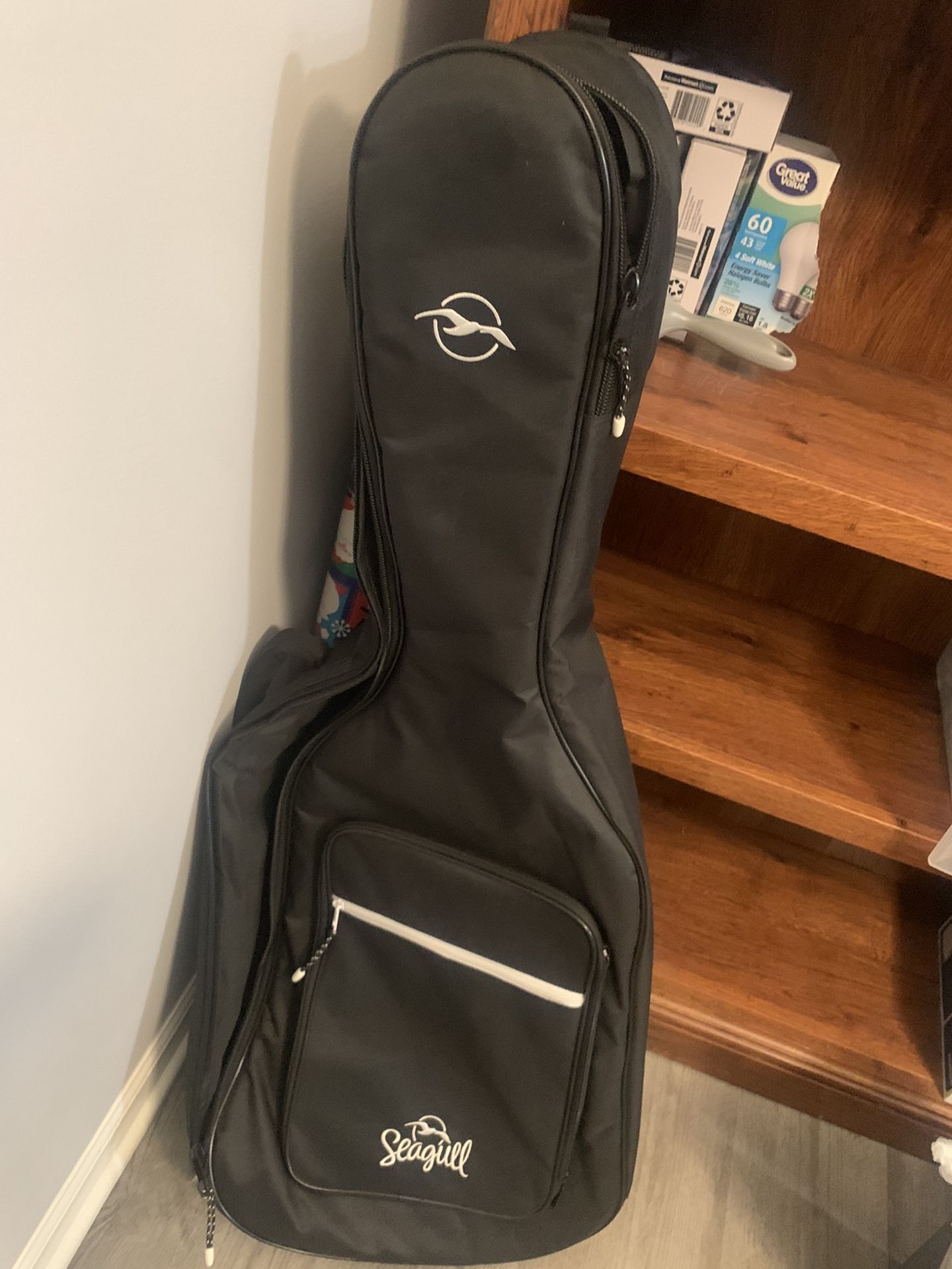 Guild D240e Acoustic Electric Guitar With Gig Bag