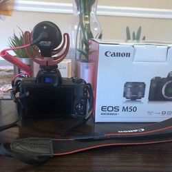 Canon M50 Camera Bundle Thumbnail