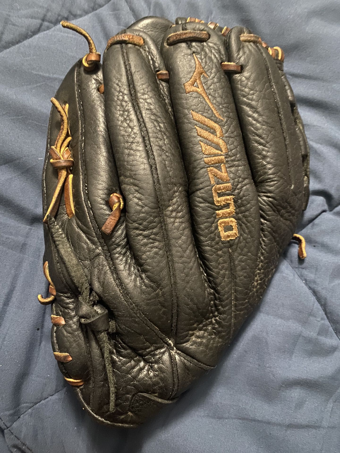 Mizuno MVP Softball Glove 