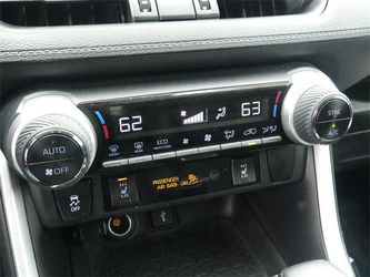 2021 Toyota RAV4 Thumbnail