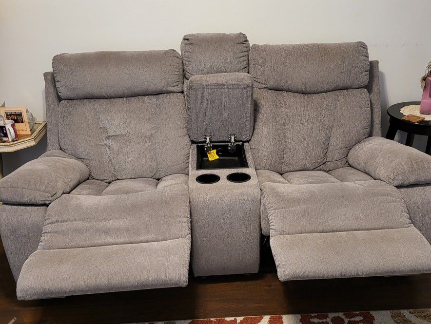 GREY CLOTH FABRIC COUCH AND LOVESEAT RECLINER S