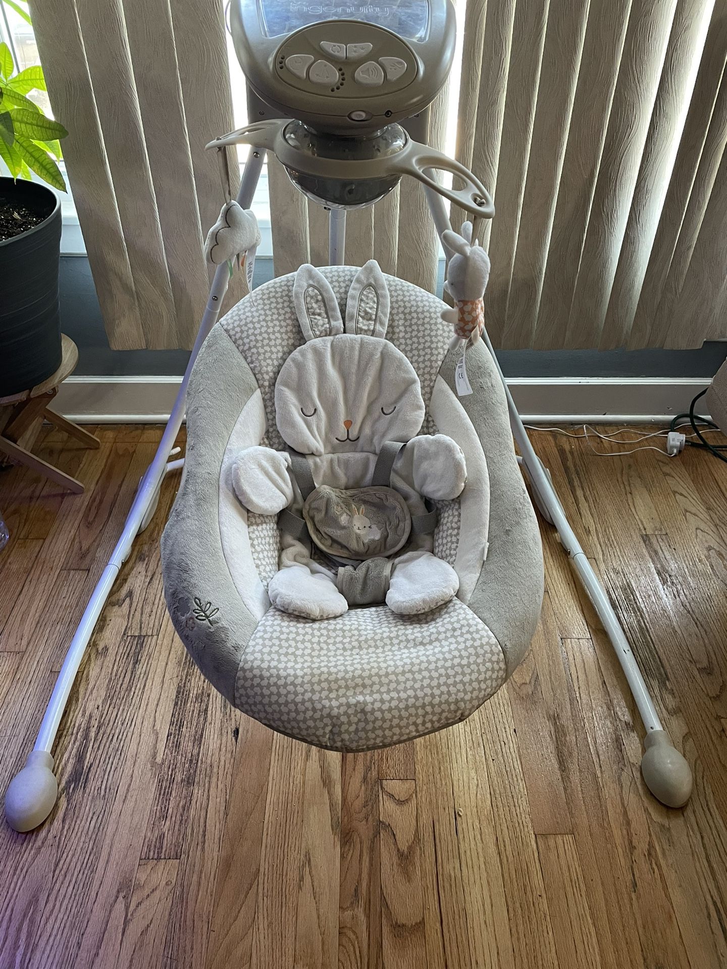 Ingenuity Inlighten Cradling Swing