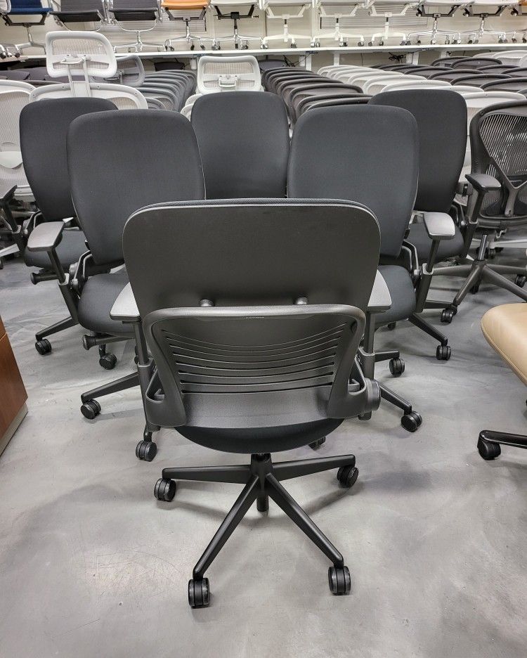 RATED #1 CHAIR STEELCASE LEAP V2 FULLY ADJUSTABLE 4D ARMS & LUMBAR SUPPORT REAR TILT LOCK TILT TENSION SEAT DEPTH ADJUSTMENTS MANY AVAILABLE!