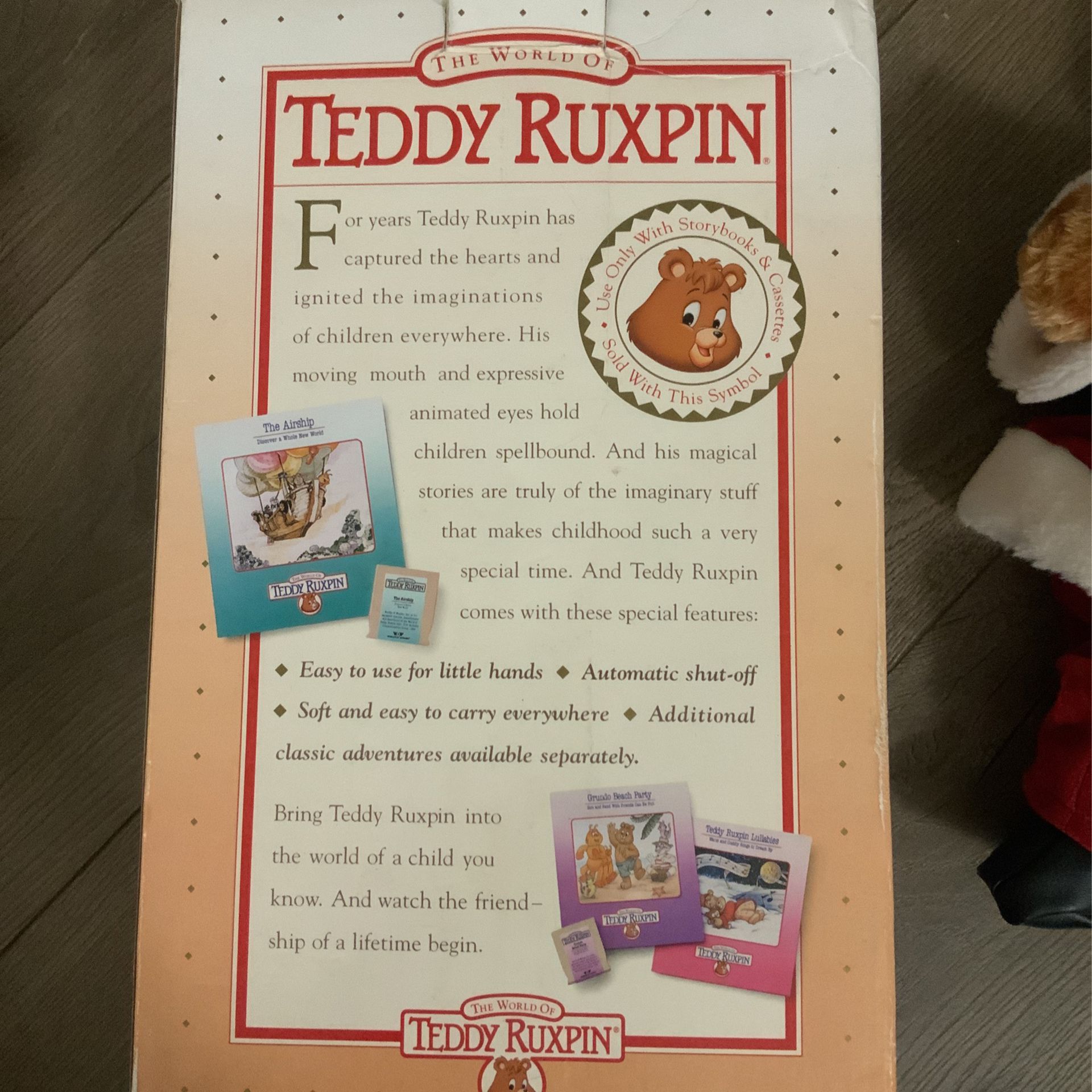 Vintage 1990 The World of Teddy Ruxpin First Animated Talking Toy With Box With Xmas Outfit 