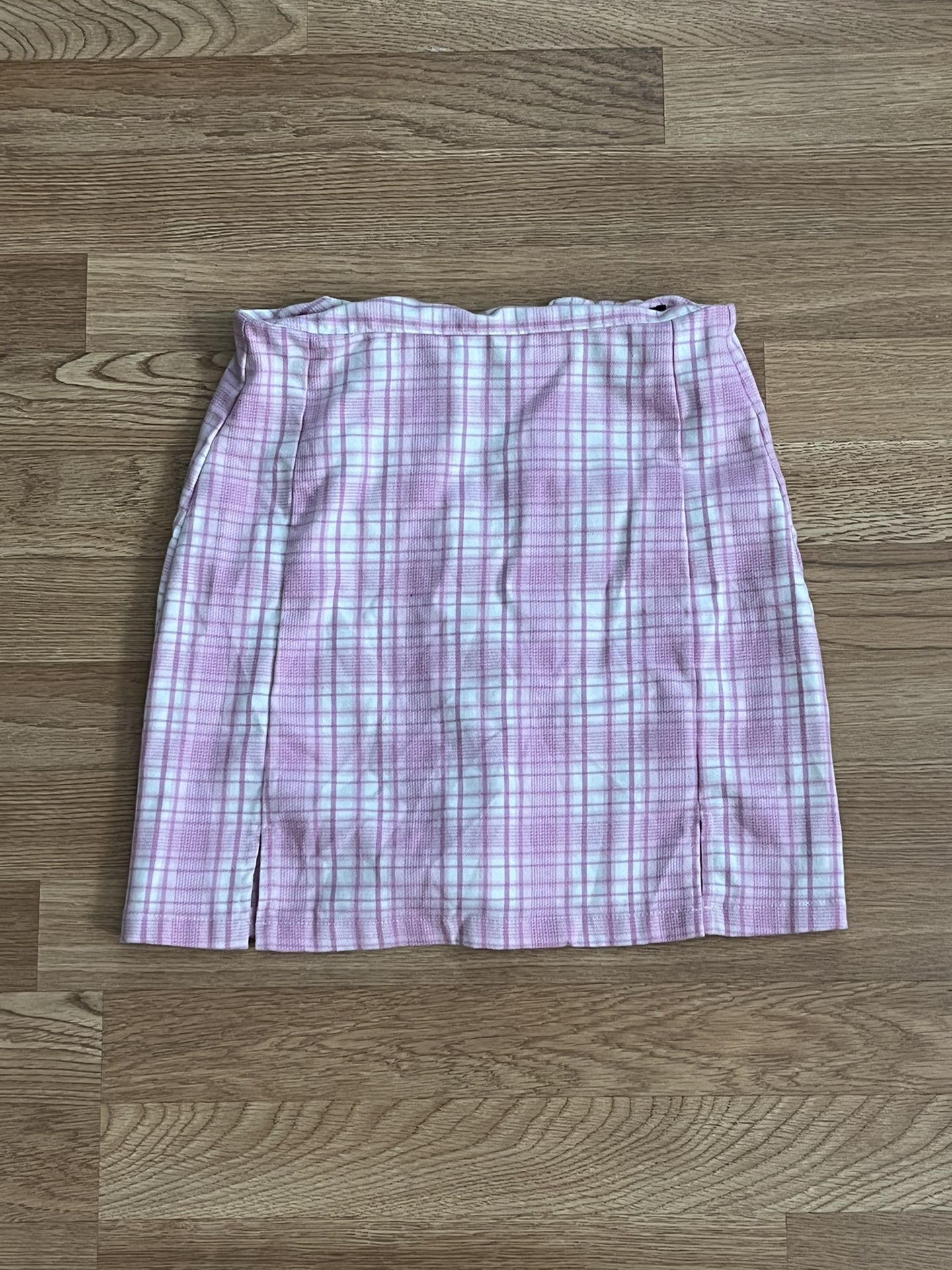 pink/white plaid skirt 