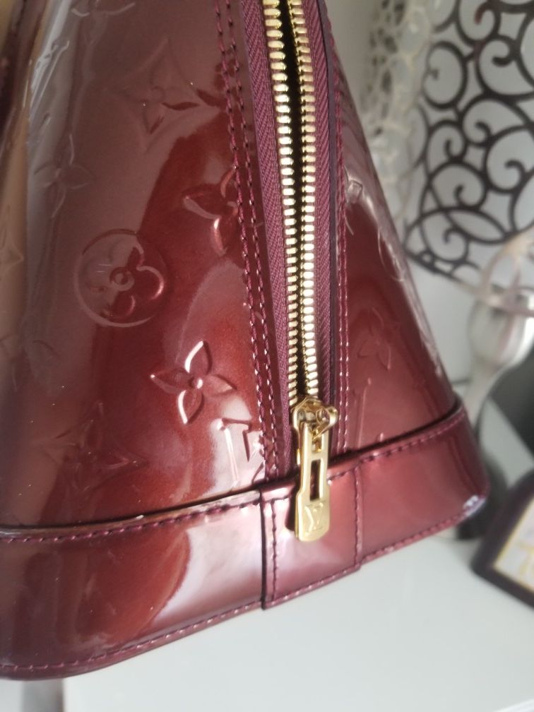 Louis Vuitton GM handbag