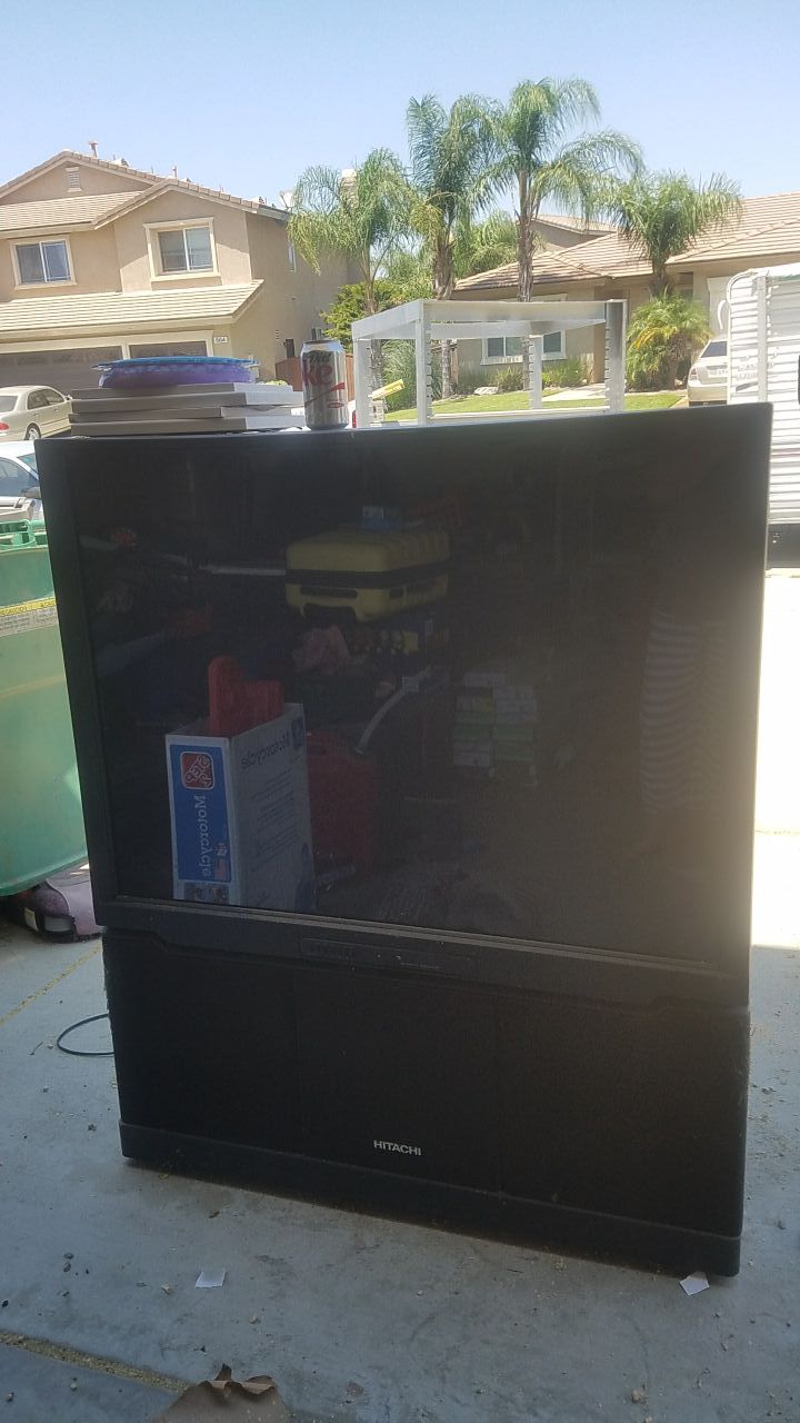 50' Hitachi tv
