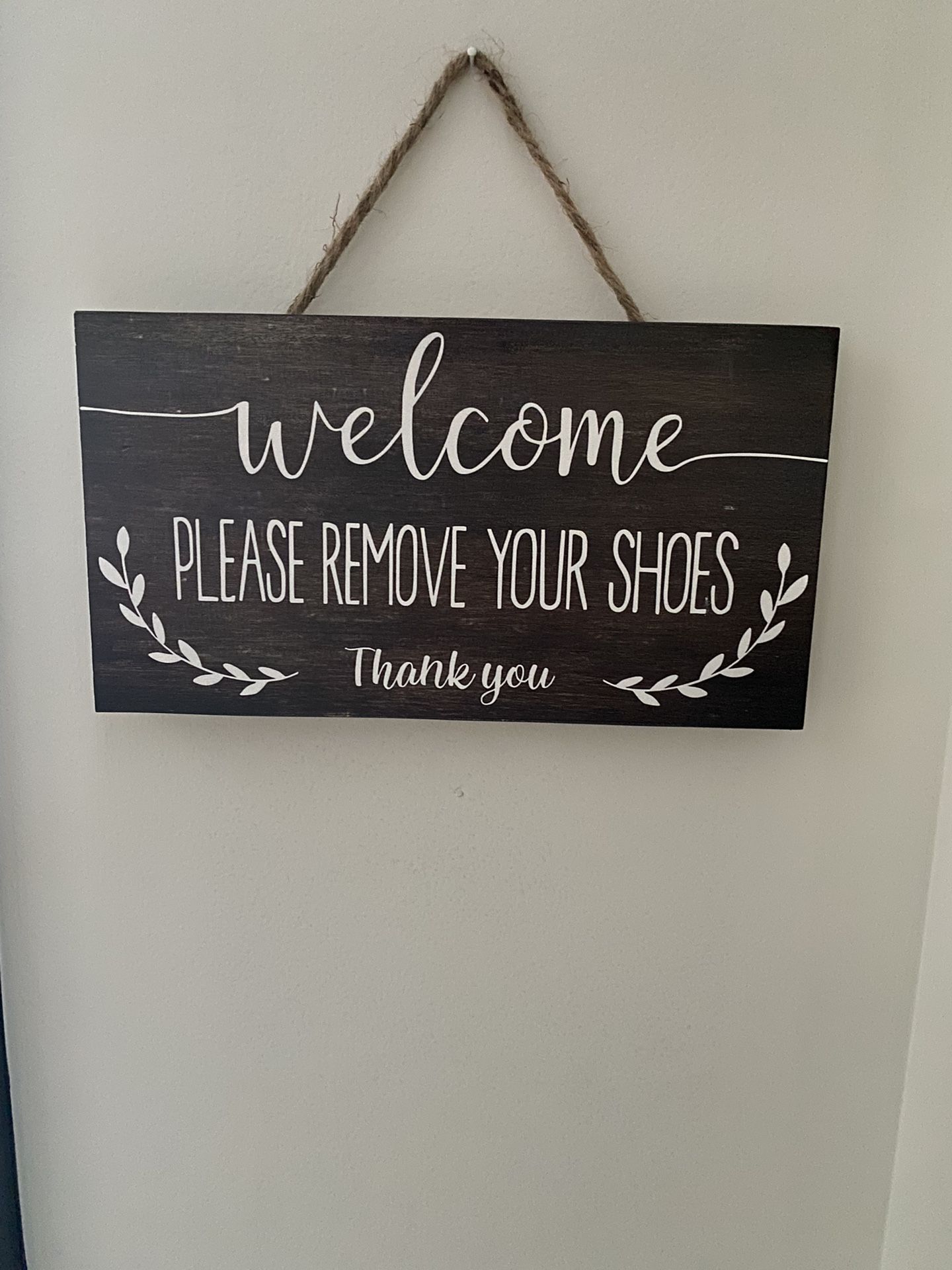 Welcome Shoes Off Sign
