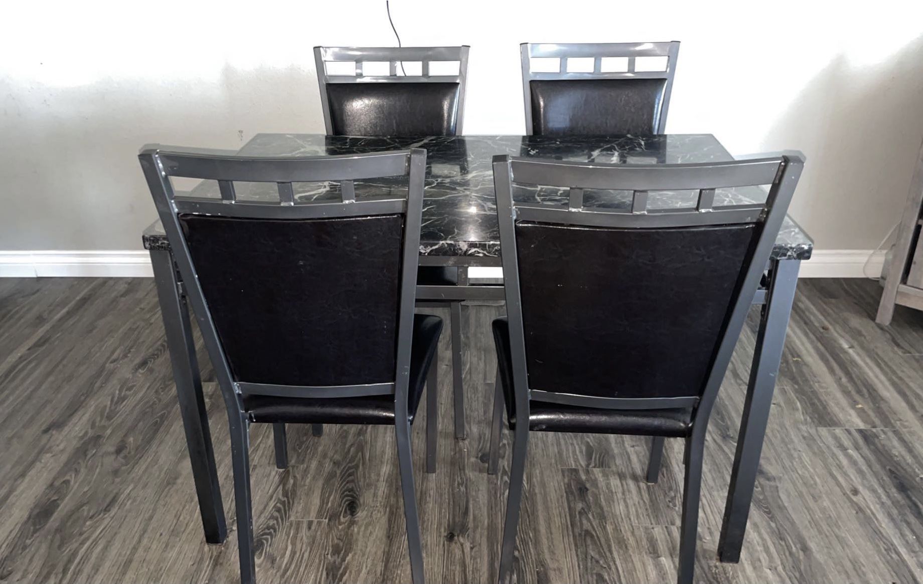 Black & White Marbled Table & Metal Chairs