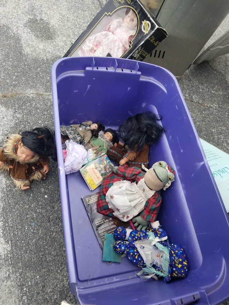 , CLOTHES, TOYS, HOUSEHOLD. TOOLS AND GARDEN .STUFF