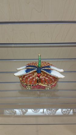 Jeweled DragonFly figurine / trinket - $29.99 ( NEW )  Thumbnail