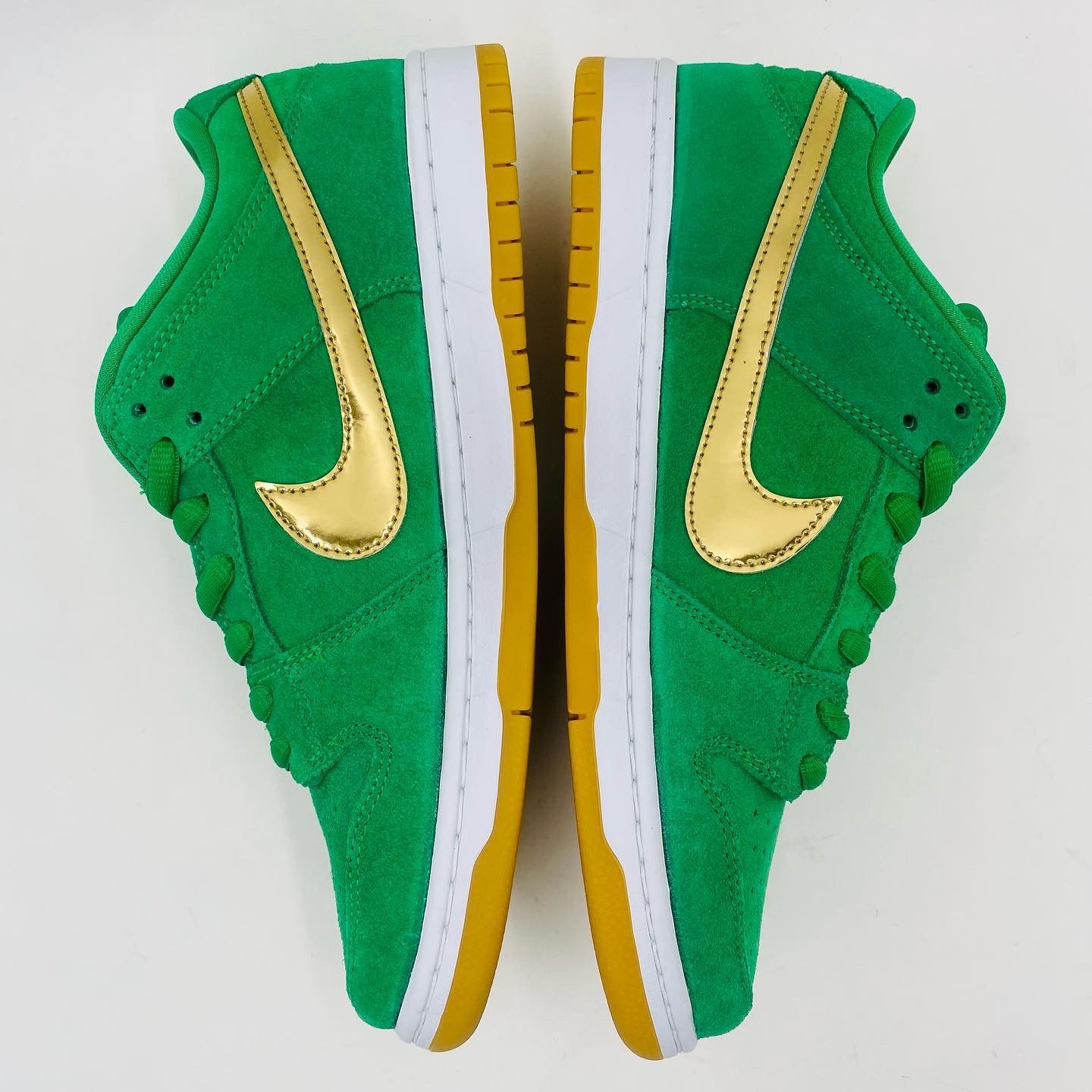 Nike SB Dunk Low Lucky Green St. Patricks Day Size 10.5