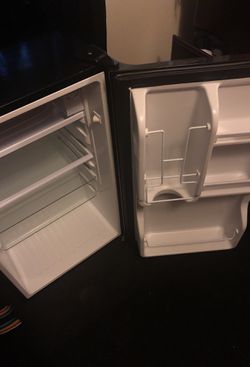 Mini fridge Thumbnail
