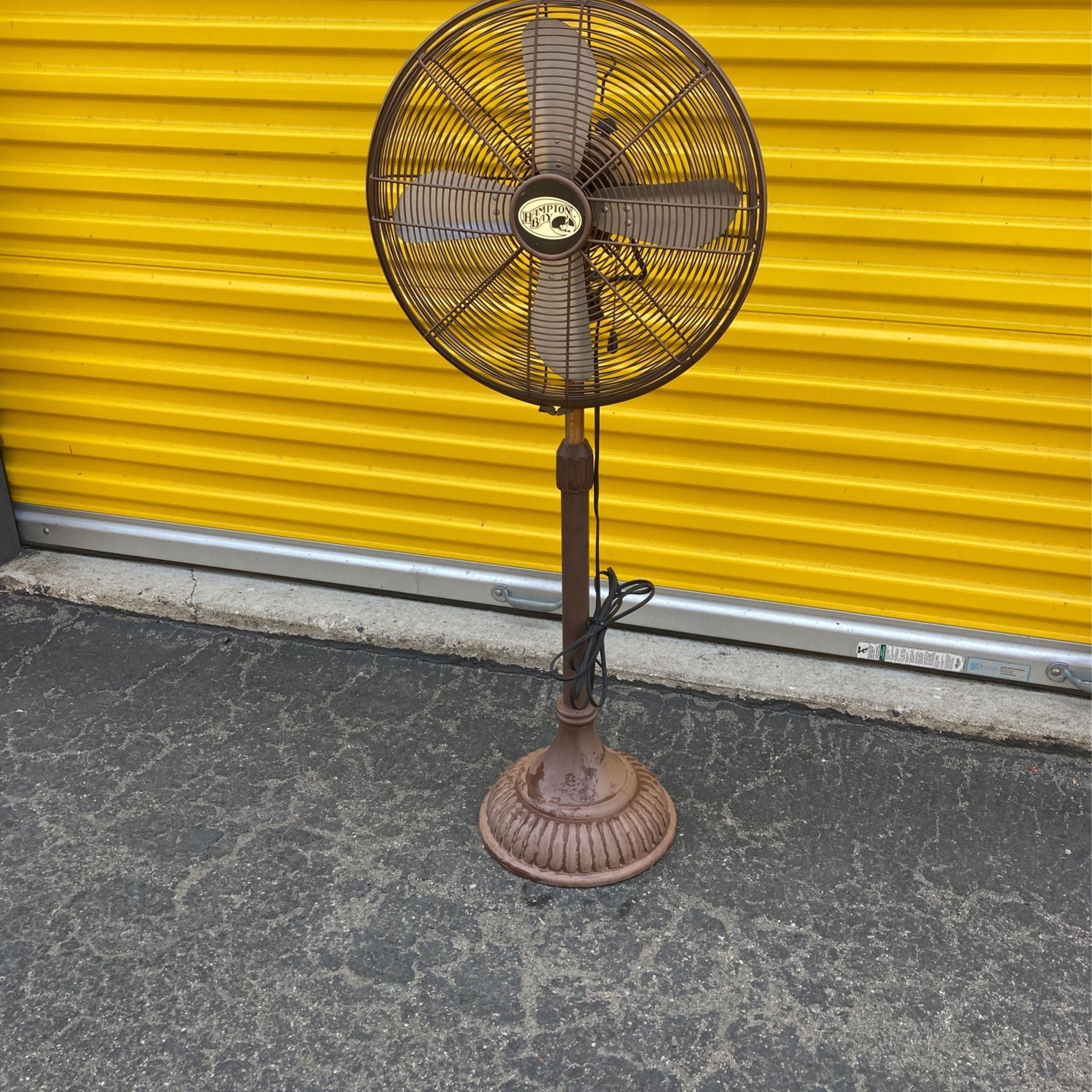 Hampton Bay Pedestal Vintage Fan. Has Speed Settings And Oscillating.