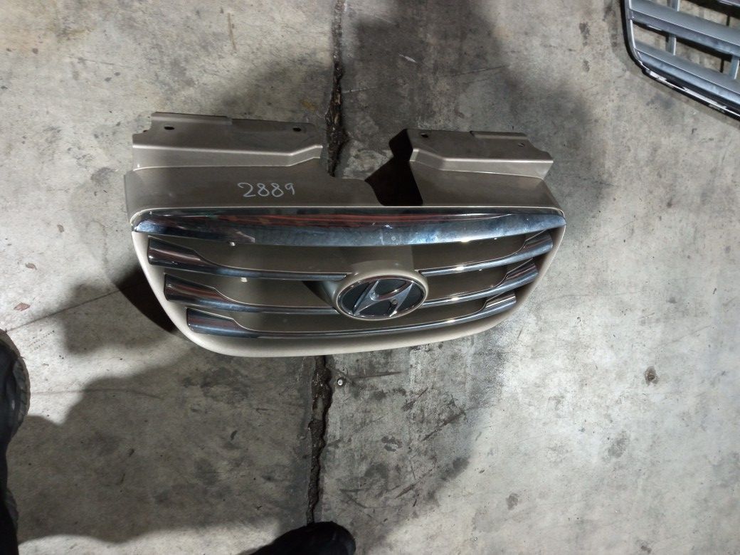 Front Grille For 2010 Hyundai Elantra Stock 32889