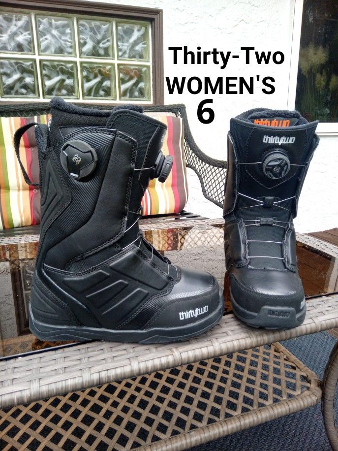 THIRTYTWO • Women's 6 • Double BOA • SNOWBOARD BOOTS • BRAND NEW