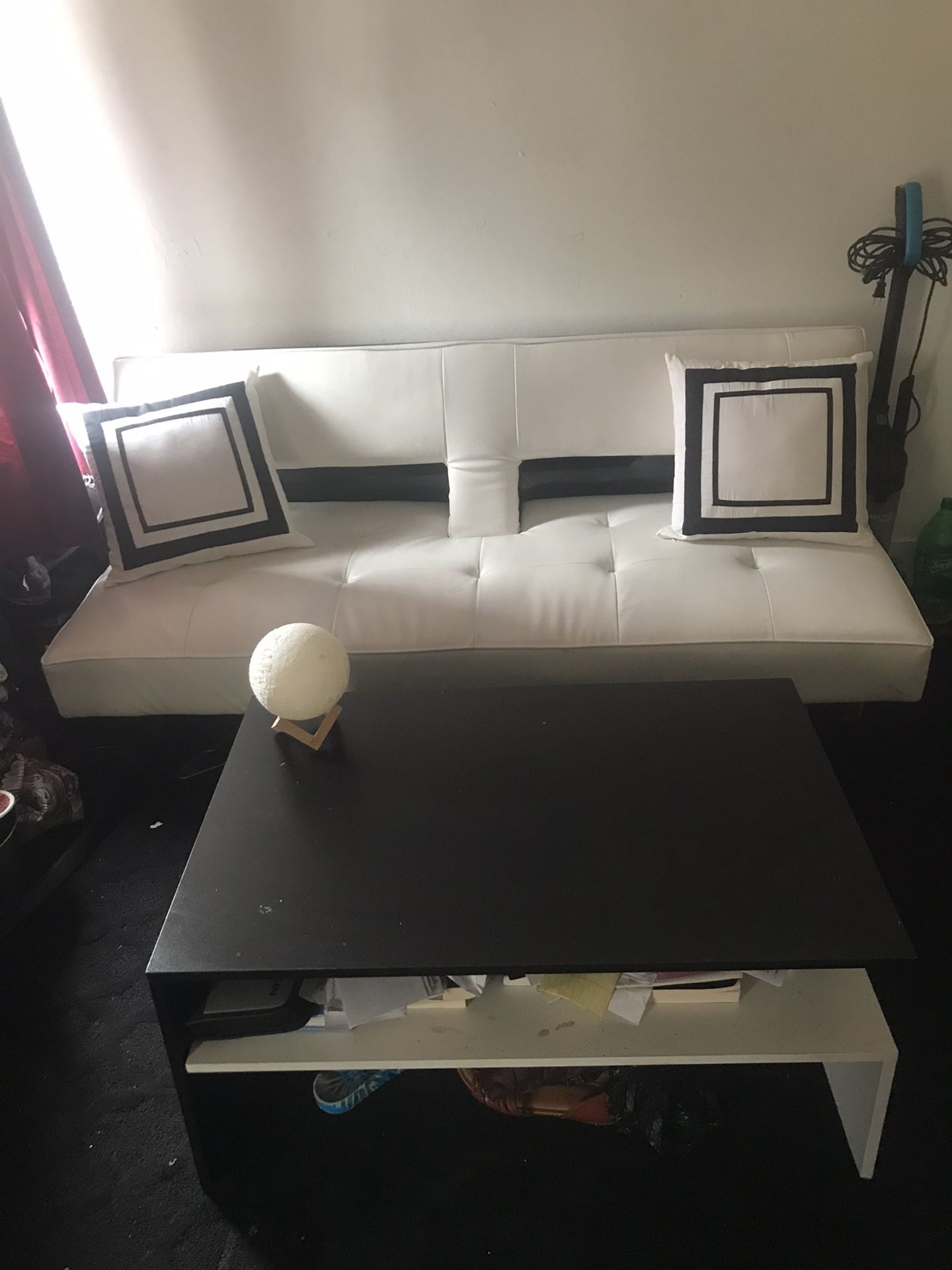 Couch /futon And Table
