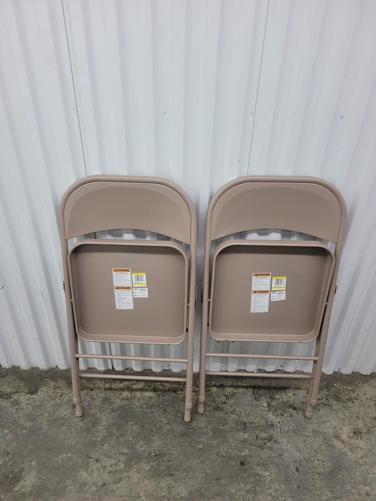 2 Folding Chairs, Like New