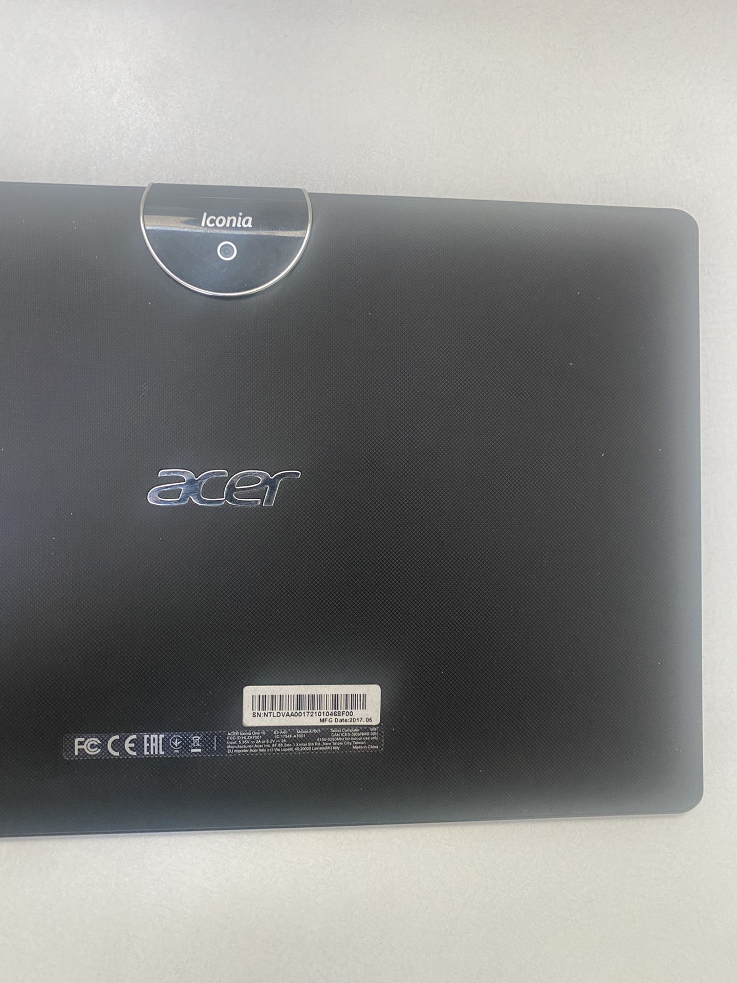Acer Iconia 1 Tablet Works Great Comes With Charger 