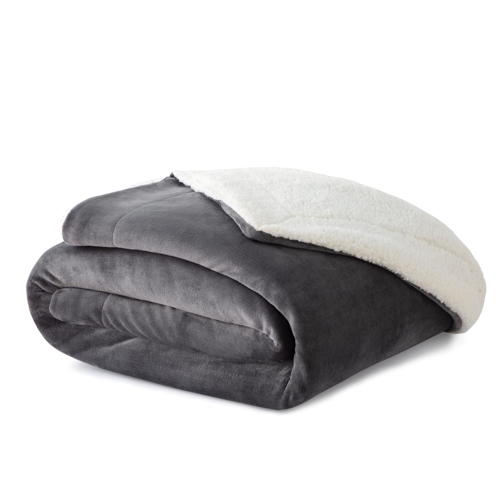 Super Comfy Sherpa Blanket Queen Size Great Addition To A Brand New Mattress And Bed Set