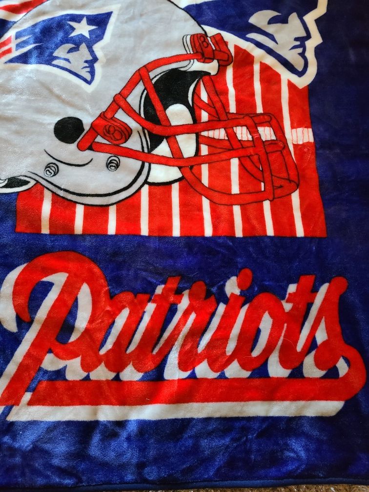 Beautiful patriots throw blanket